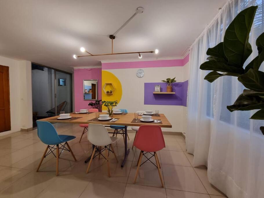 El Jardin De Manila Apartment Medellin Bagian luar foto