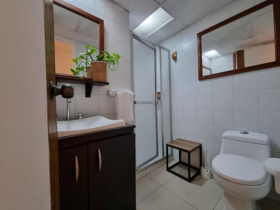 El Jardin De Manila Apartment Medellin Bagian luar foto